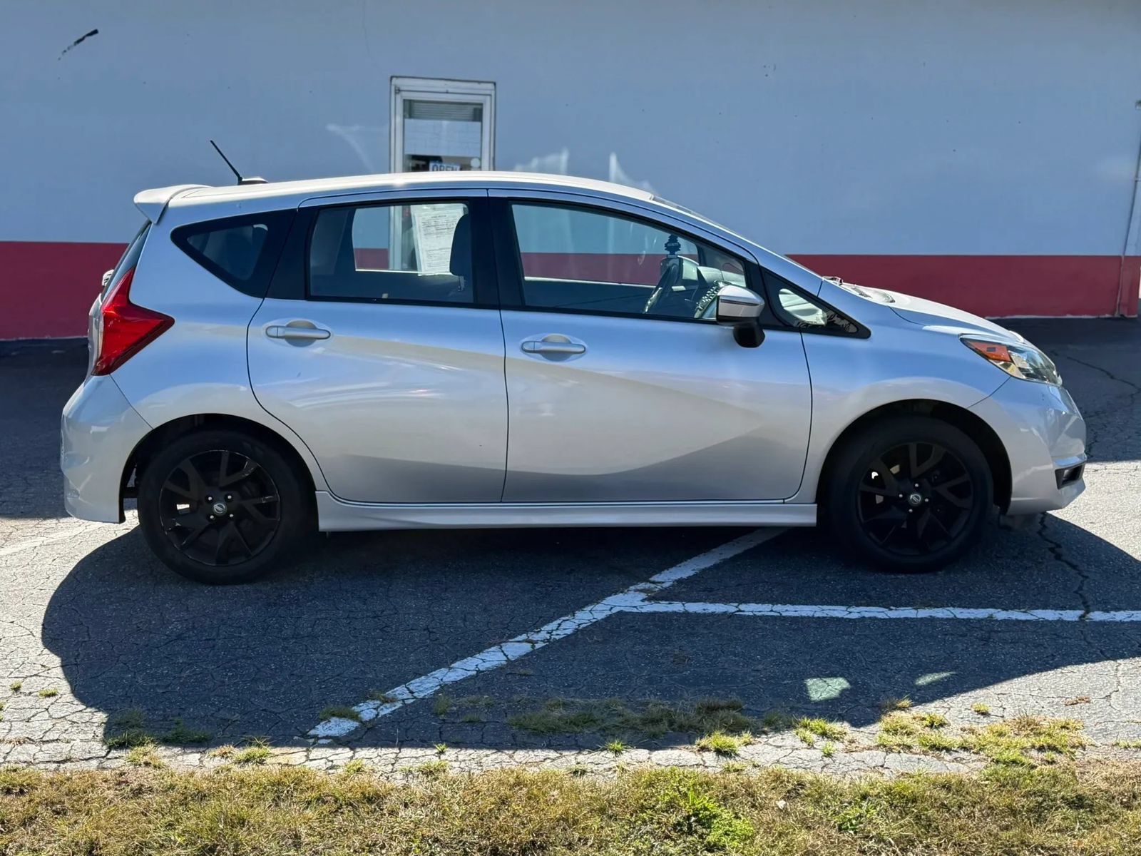 Used 2017 Nissan Versa Note SR w/ SR Tech Package FWD image 4