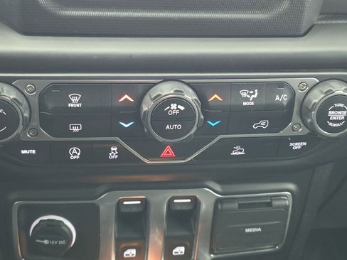 Used 2023 Jeep Wrangler Sport S image 21