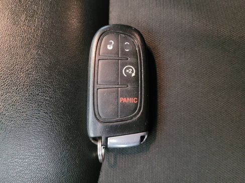 Used 2019 Jeep Cherokee Latitude Plus w/ Cold Weather Group image 32