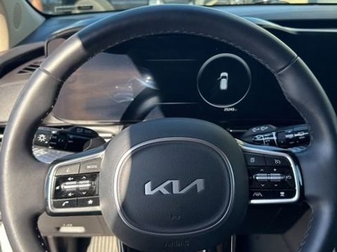 Used 2024 Kia Carnival SX Prestige image 16