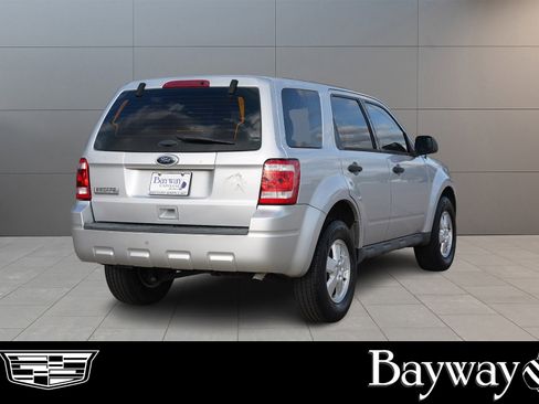 Used 2011 Ford Escape XLS w/ 101A Rapid Spec Order Code image 5