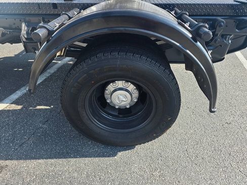 Used 2022 RAM 3500 Tradesman w/ Chrome Appearance Group RWD image 11