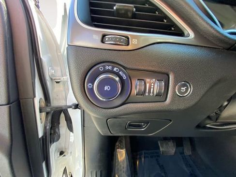 Used 2022 Jeep Cherokee Latitude Lux w/ Mopar Interior Package image 18