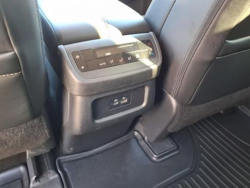 Used 2023 Nissan Pathfinder SL w/ Lighting Package (N92) image 9