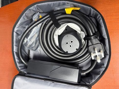 Used 2023 Mercedes-Benz EQS 580 4MATIC SUV w/ Exclusive Trim Package image 57