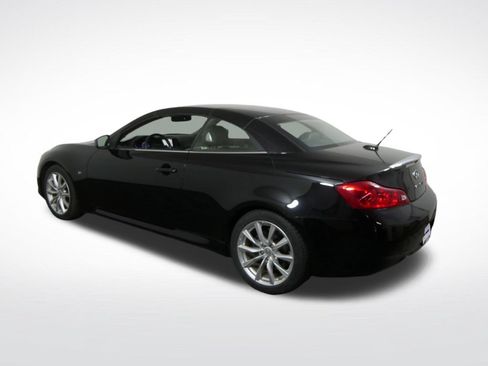 Used 2015 INFINITI Q60 Convertible w/ Premium Package RWD image 5