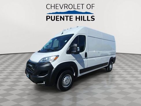 Used 2026 RAM ProMaster 2500 w/ Convenience Group FWD image 4