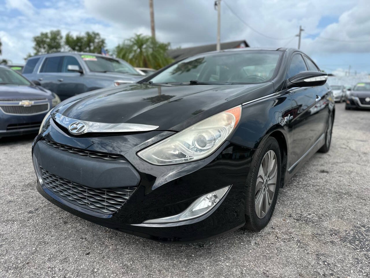 Used 2014 Hyundai Sonata Limited w/ Panoramic Sunroof Package 02 FWD image 3