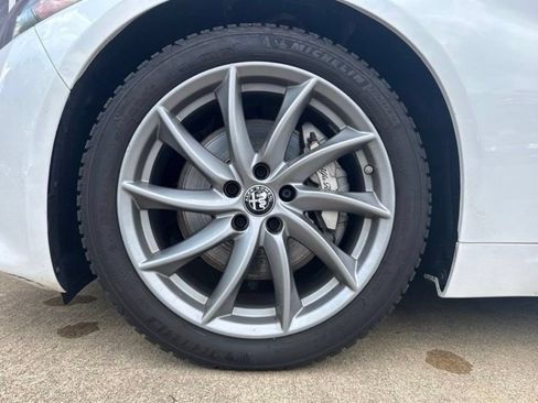 Used 2022 Alfa Romeo Giulia Ti AWD/4WD image 26
