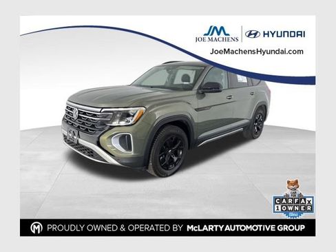 Used 2024 Volkswagen Atlas Peak Edition SE image 1