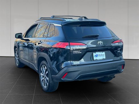 Used 2024 Toyota Corolla Cross XLE w/ Convenience Package image 3