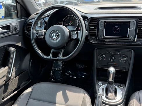 Used 2018 Volkswagen Beetle 2.0T FWD image 18