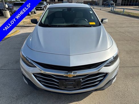 Used 2022 Chevrolet Malibu LS FWD image 2