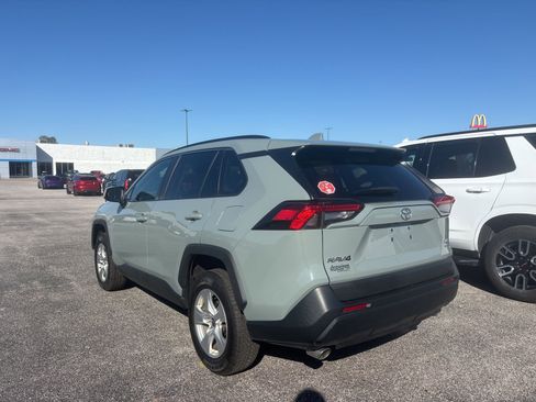Used 2021 Toyota RAV4 XLE image 5