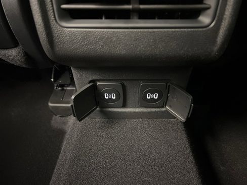 Used 2026 Lincoln Corsair Premiere image 33