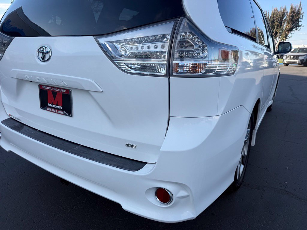 Used 2011 Toyota Sienna SE w/ Preferred Pkg FWD image 14