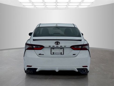 Used 2024 Toyota Camry SE image 6