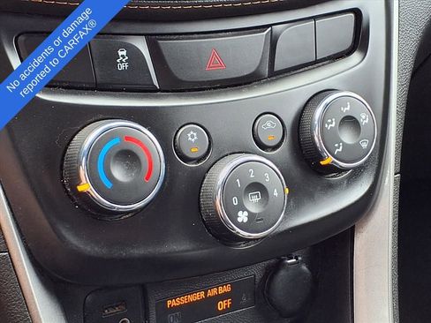 Used 2019 Chevrolet Trax LT w/ LT Convenience Package AWD/4WD image 25