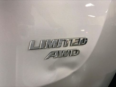 Used 2014 Toyota RAV4 Limited AWD/4WD image 10