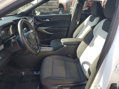 Used 2024 Chevrolet Trax RS image 23