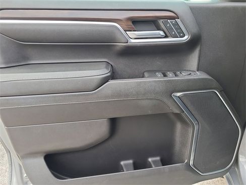 Used 2024 GMC Sierra 1500 SLT image 18