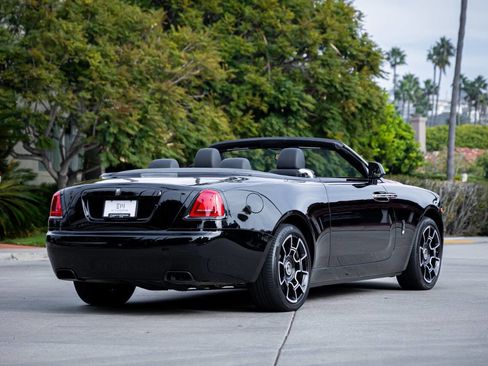 Used 2019 Rolls-Royce Dawn image 32