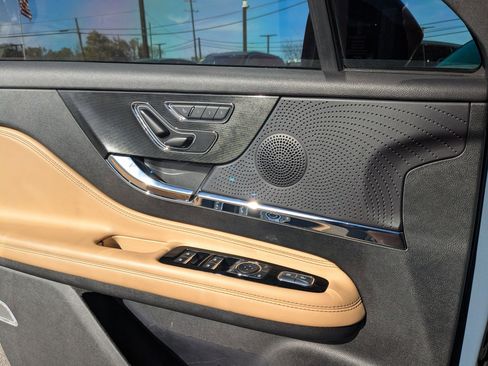 Used 2023 Lincoln Corsair Reserve w/ Jet Appearance Package image 12