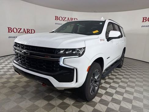 Used 2022 Chevrolet Tahoe Z71 w/ Luxury Package AWD/4WD image 4