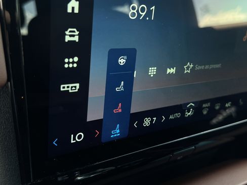 New 2025 Lincoln Navigator Reserve image 19