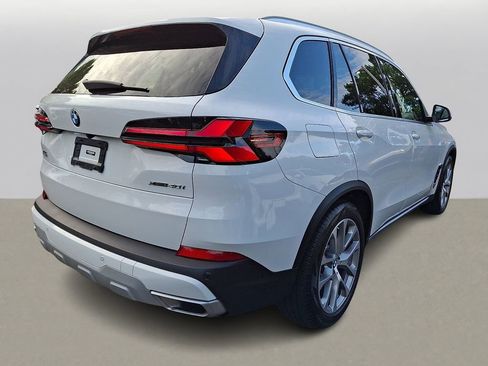 Used 2024 BMW X5 xDrive40i w/ Parking Assistance Package AWD/4WD image 4