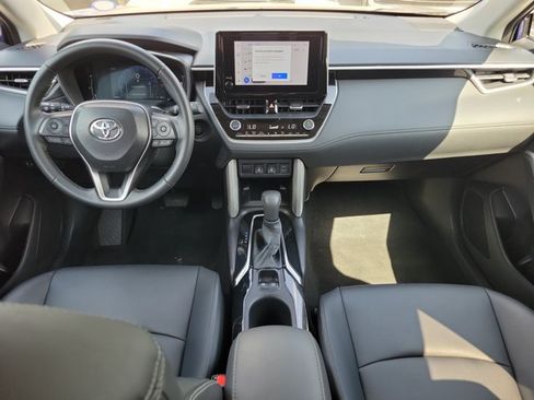 Used 2025 Toyota Corolla Cross XLE AWD/4WD image 10