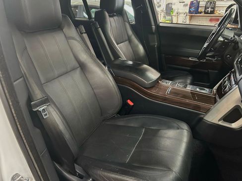 Used 2014 Land Rover Range Rover HSE image 14