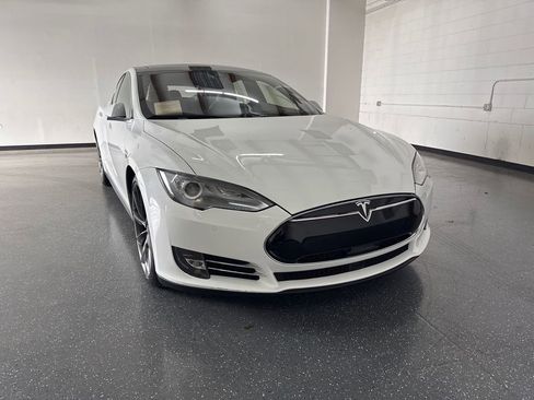 Used 2015 Tesla Model S 85D image 1