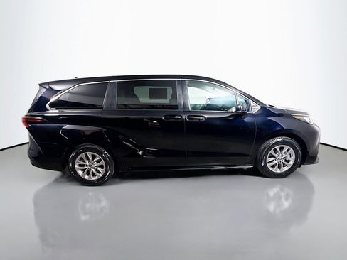 Certified 2022 Toyota Sienna LE FWD image 8