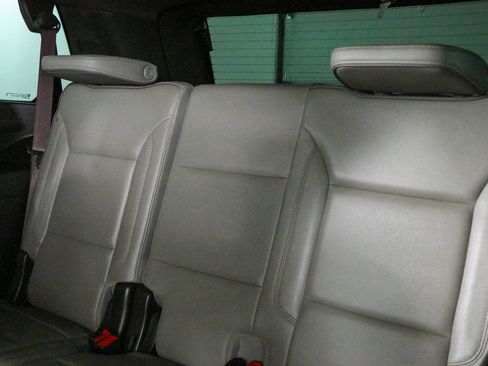 Used 2023 GMC Yukon SLT AWD/4WD image 28
