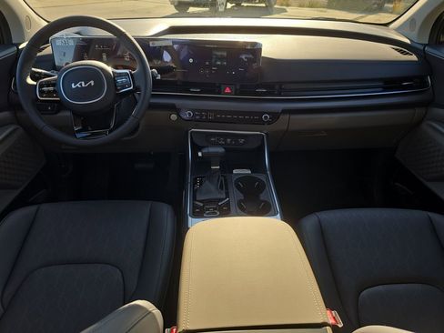 New 2026 Kia Carnival EX image 13