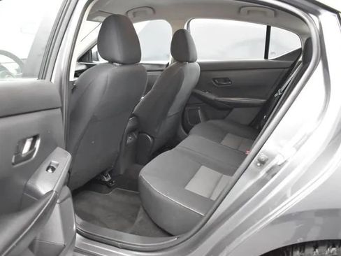 Used 2024 Nissan Sentra SV FWD image 15