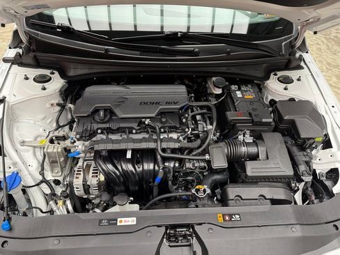 Used 2025 Hyundai Elantra SE image 27