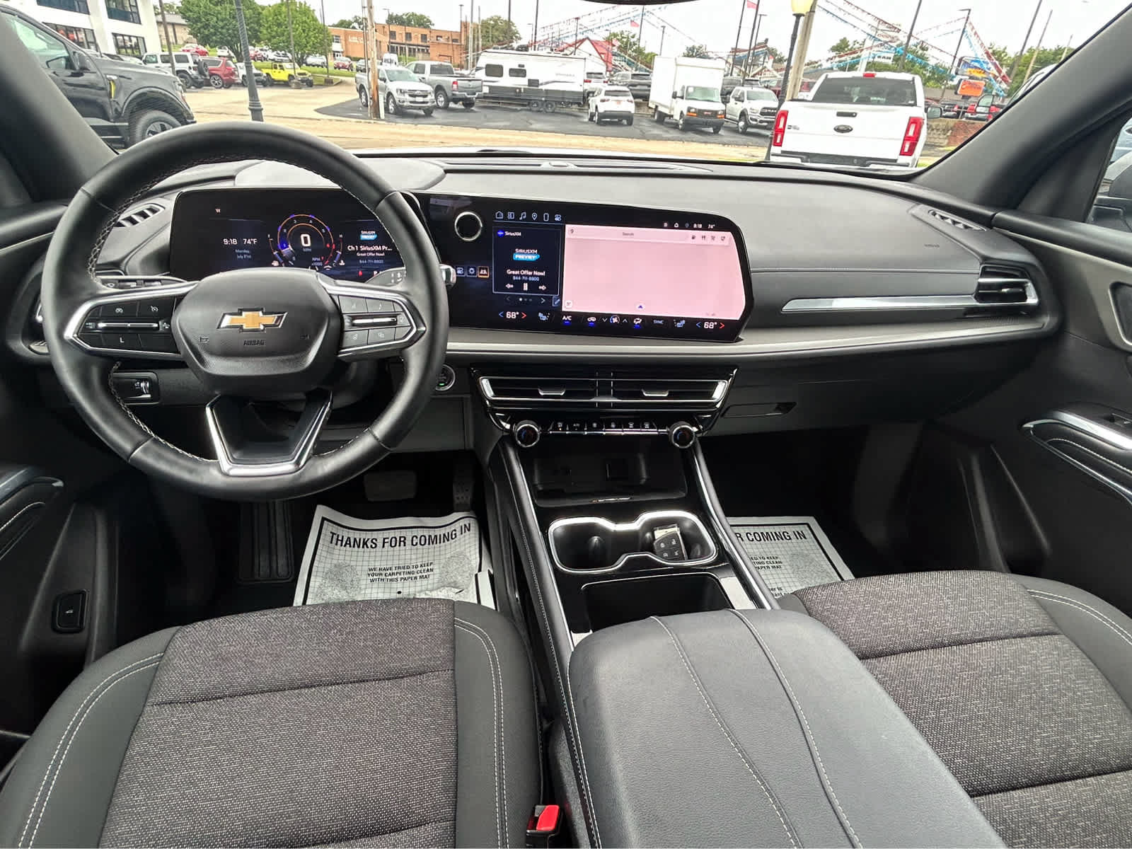 Used 2025 Chevrolet Traverse LT FWD image 14