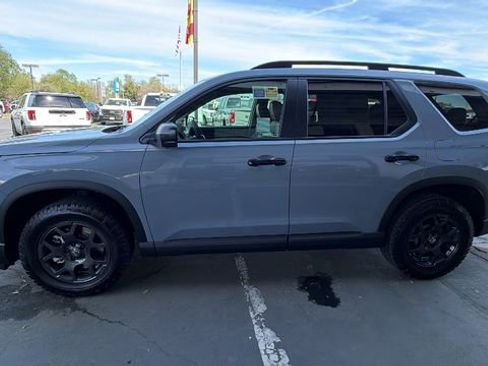 New 2026 Honda Pilot TrailSport image 7