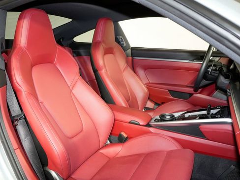 Certified 2022 Porsche 911 Carrera 4 AWD/4WD image 42