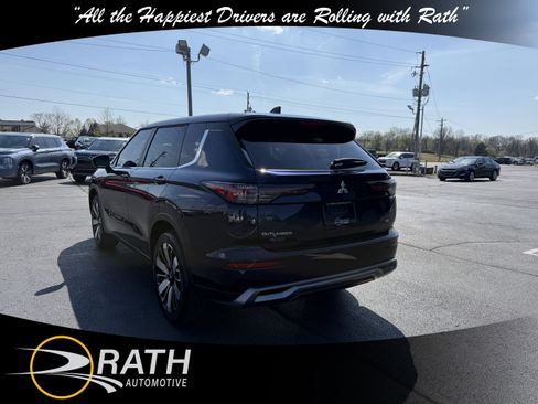 New 2026 Mitsubishi Outlander SE image 7