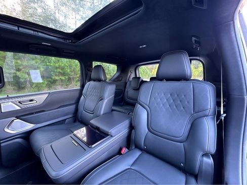 New 2026 INFINITI QX80 Autograph w/ Premium Cargo Package image 27