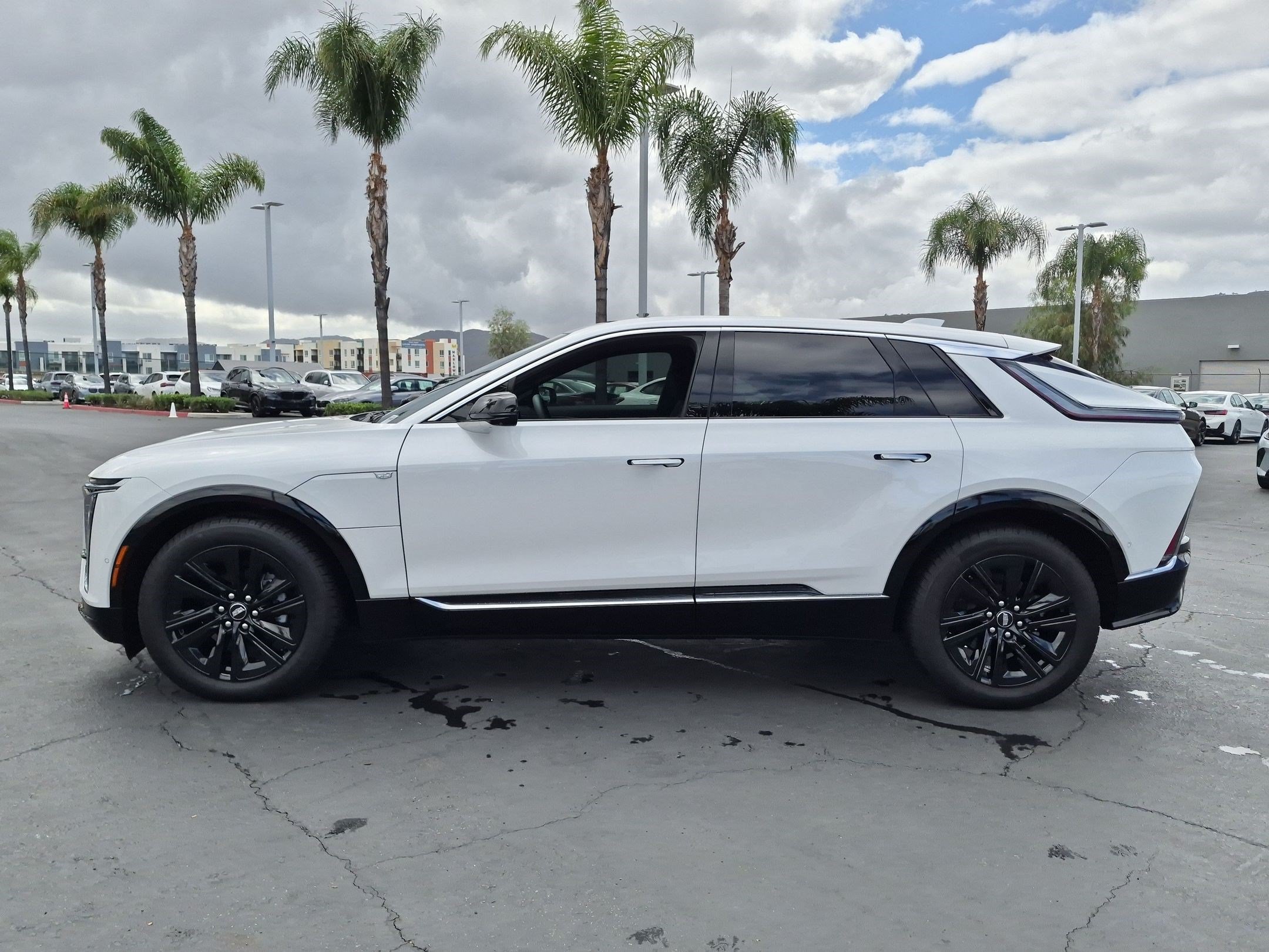 Used 2024 Cadillac Lyriq Tech w/ Driver Assist Package AWD/4WD image 7