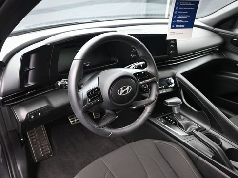 Certified 2025 Hyundai Elantra Sport image 9