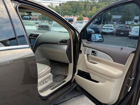 Used 2011 Lincoln MKX 2WD w/ 101A Rapid Spec Order Code image 33