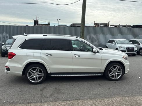Used 2015 Mercedes-Benz GL 550 4MATIC image 10
