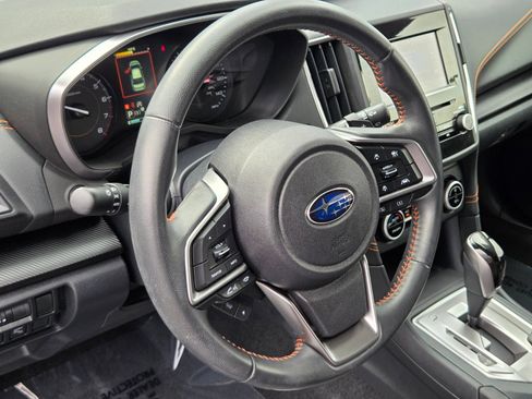 Used 2020 Subaru Crosstrek 2.0i Premium w/ Moonroof Package 2 AWD/4WD image 19