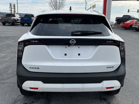 New 2026 Nissan Kicks SV w/ SV Premium Package image 4
