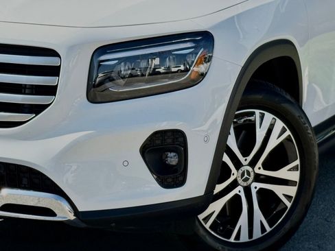 Used 2026 Mercedes-Benz GLB 250 image 2